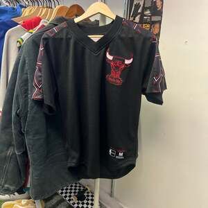 Mitchell & Ness Chicago Bulls Windy City Hardwood Classics Mesh V-Neck Jersey